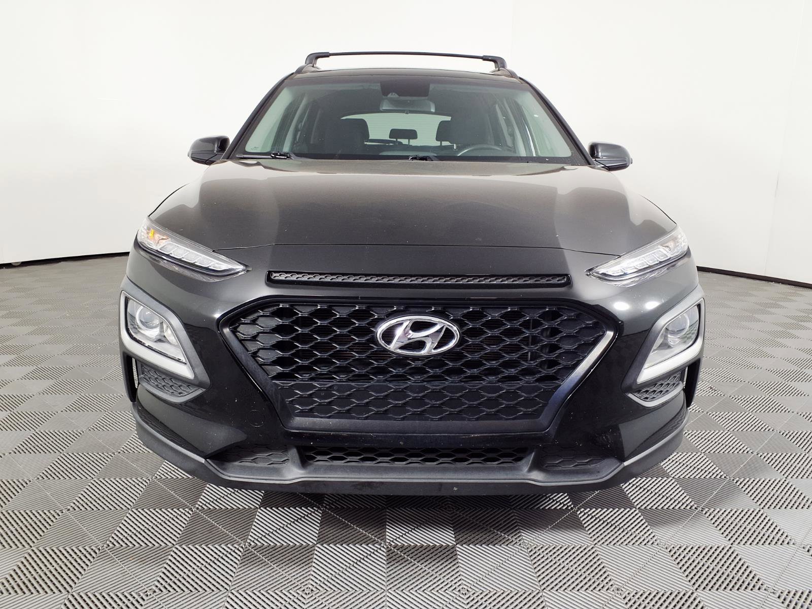 Used 2020 Hyundai Kona SEL FWD image 2