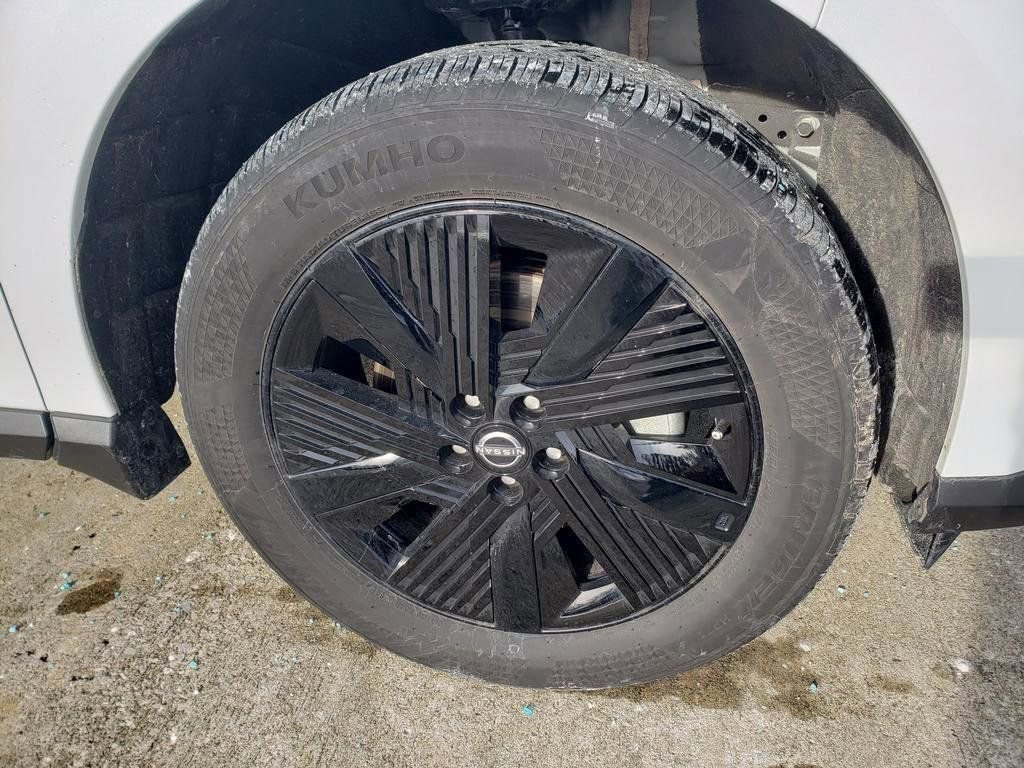 Certified 2025 Nissan Murano SV AWD/4WD image 46