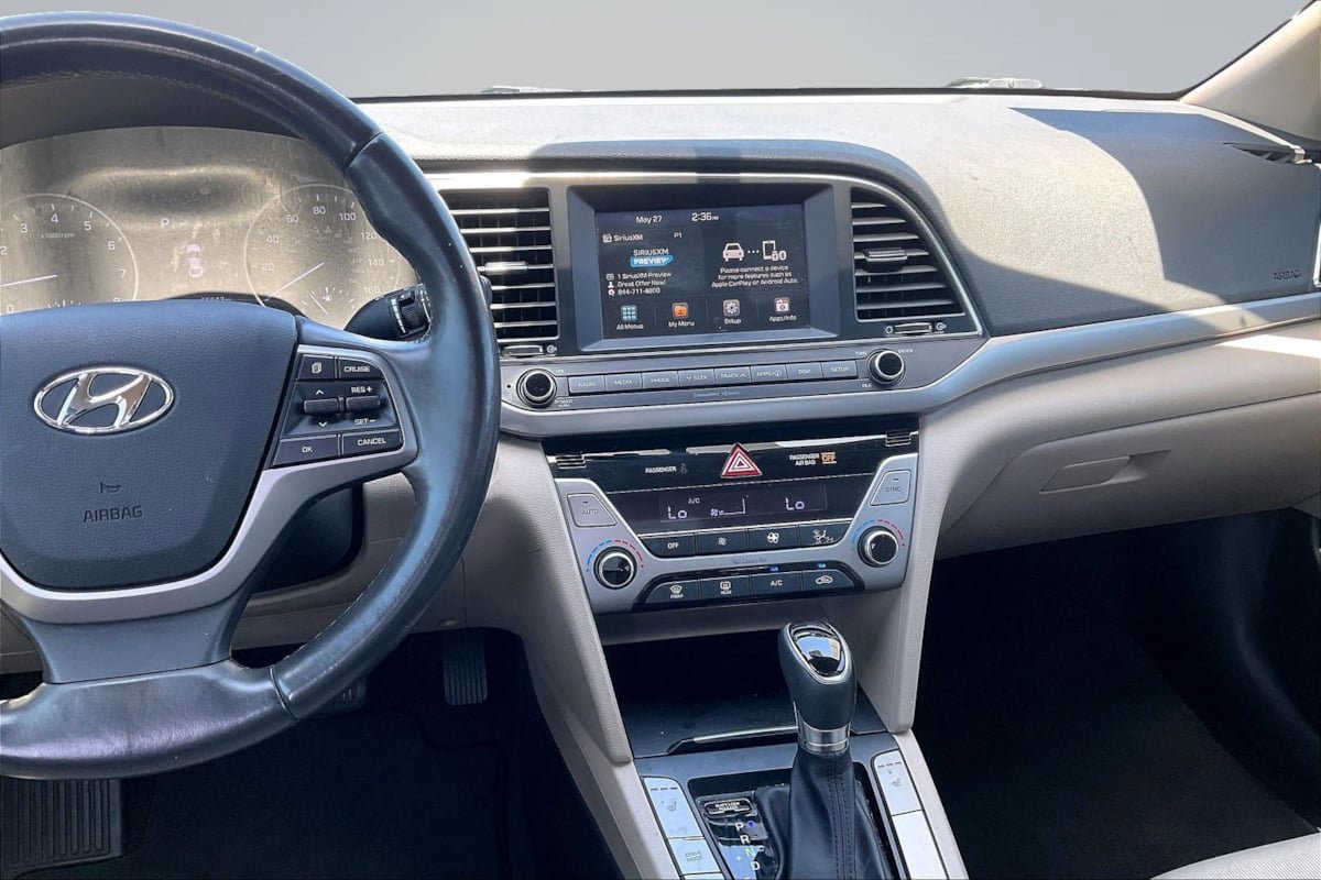 Used 2017 Hyundai Elantra Value Edition FWD image 6