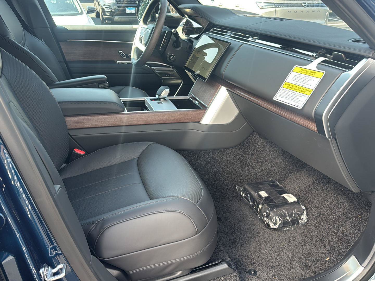 New 2026 Land Rover Range Rover SE AWD/4WD image 14