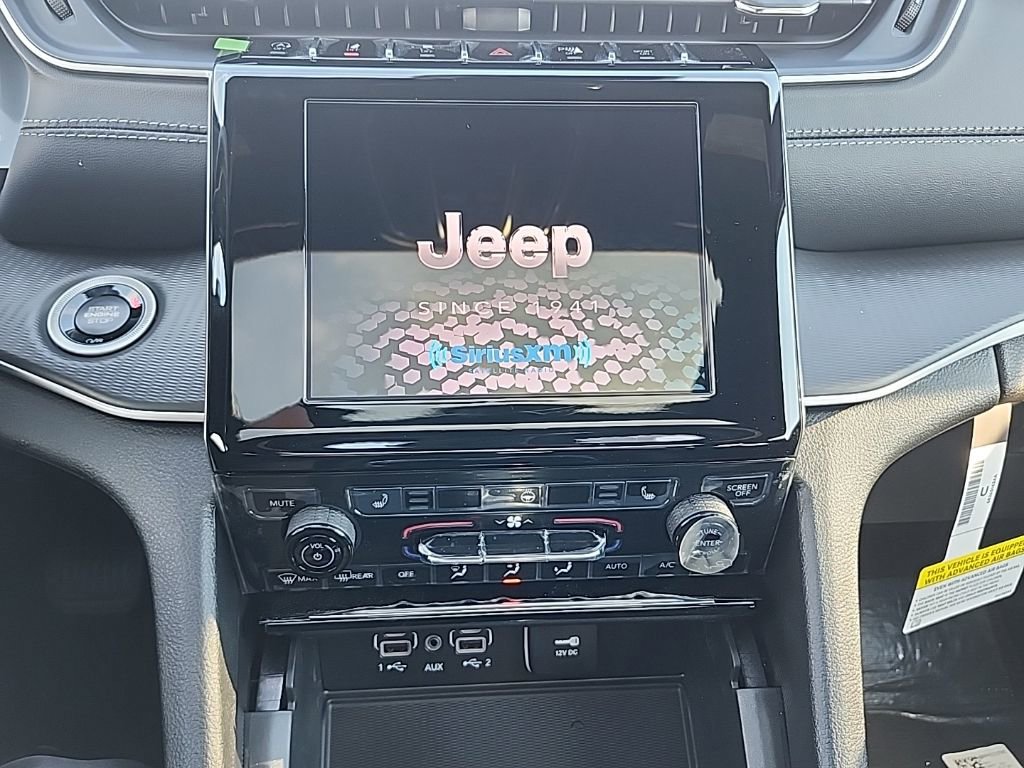 New 2025 Jeep Grand Cherokee Laredo X w/ Luxury Tech Group I AWD/4WD image 35