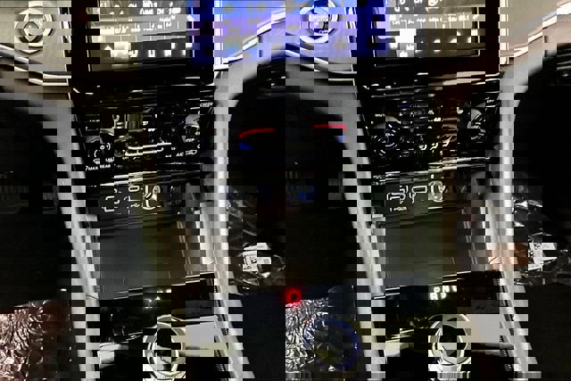 New 2025 Jeep Grand Cherokee L Altitude image 7