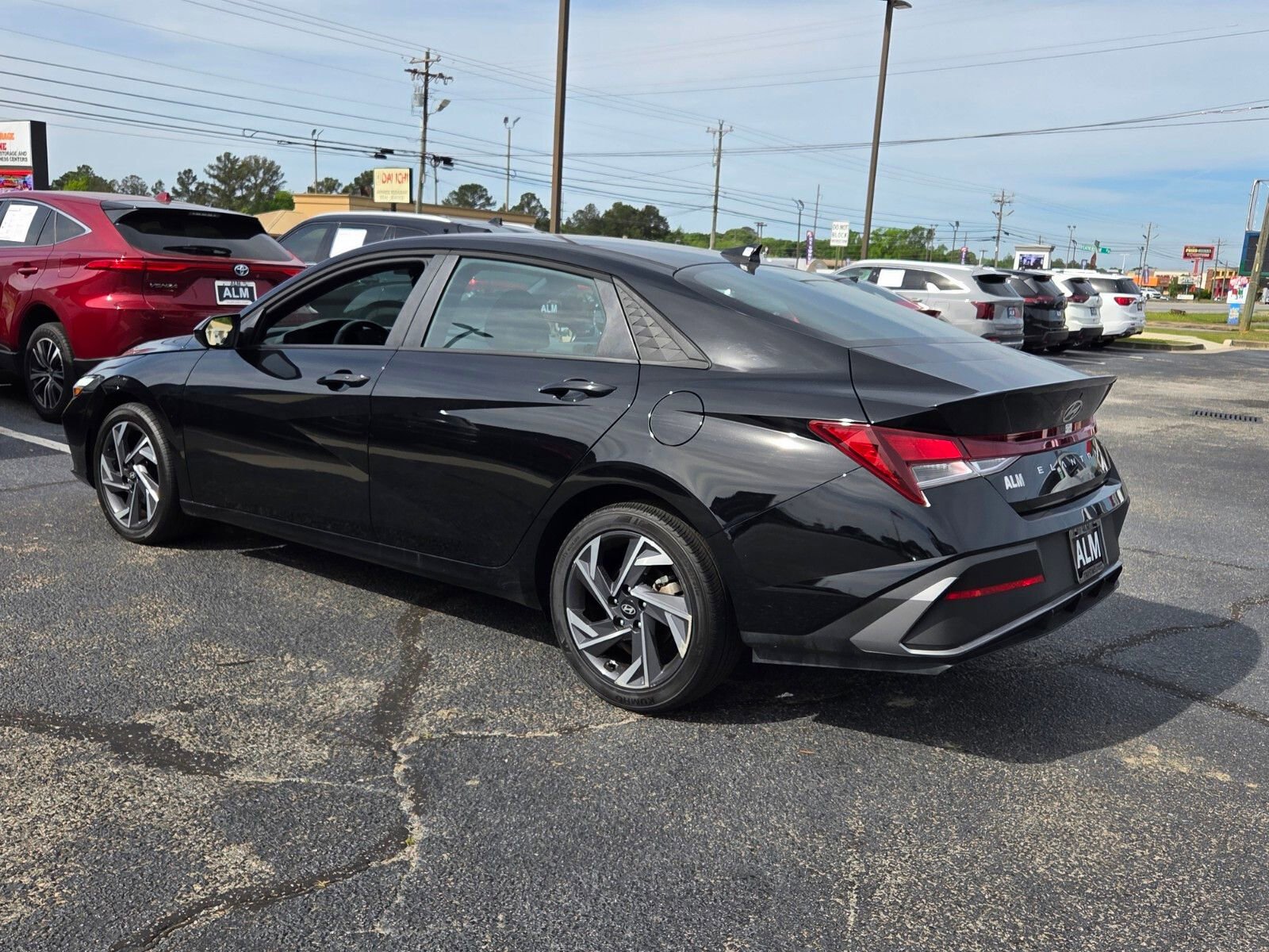 Used 2025 Hyundai Elantra Sport image 9
