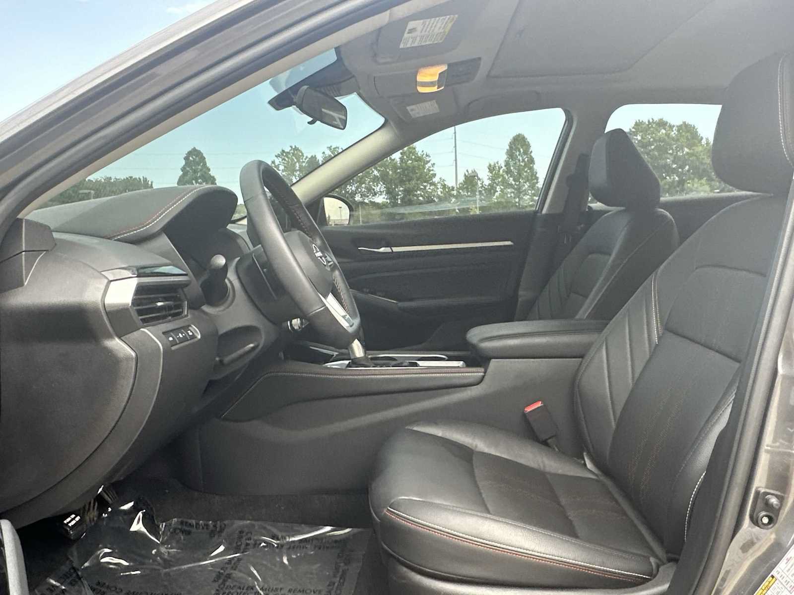 Used 2024 Nissan Altima 2.5 SR w/ SR Premium Package FWD image 10