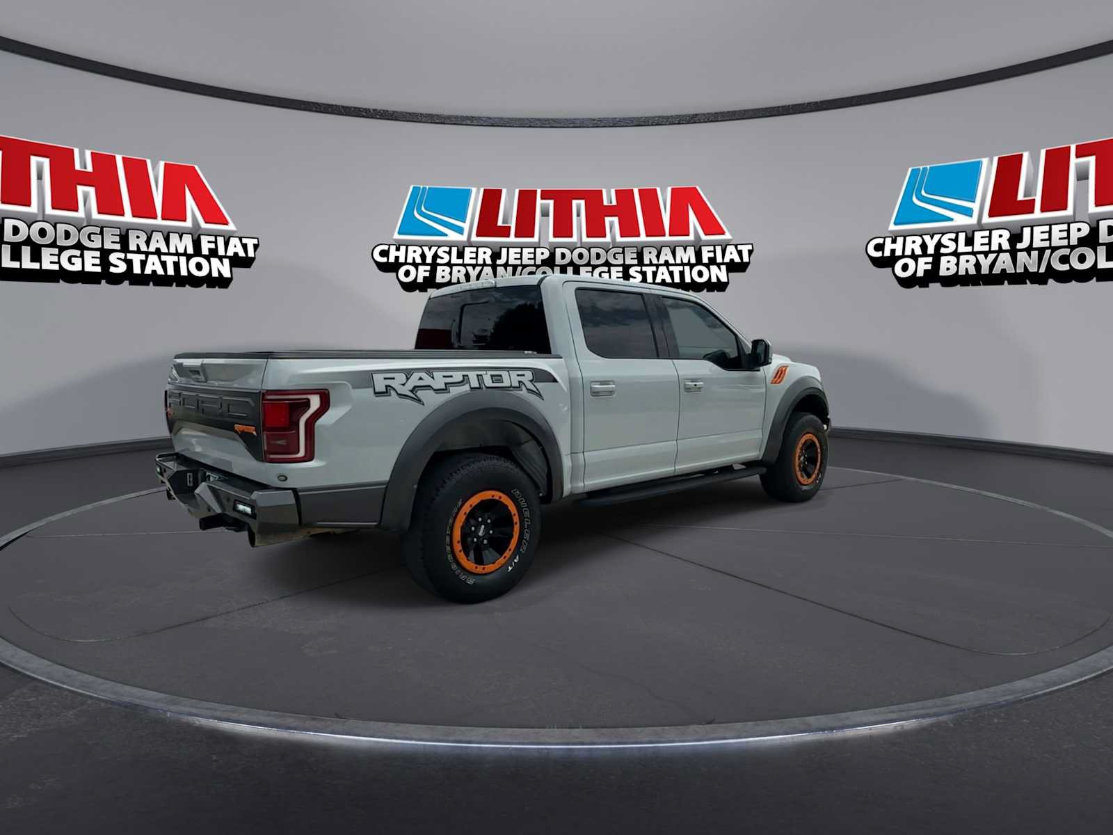 Used 2017 Ford F150 Raptor w/ Equipment Group 802A Luxury AWD/4WD image 8