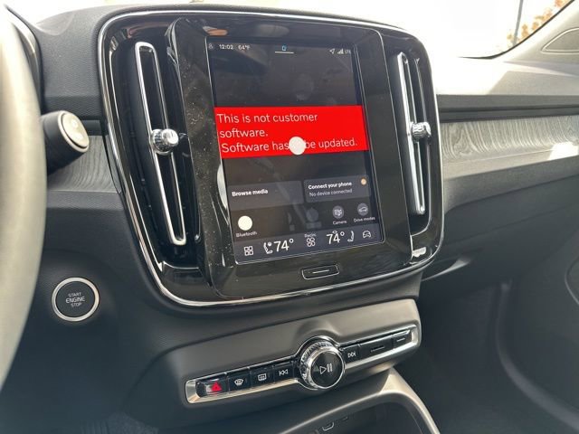 New 2026 Volvo XC40 B5 Plus w/ Protection Package Premier image 15