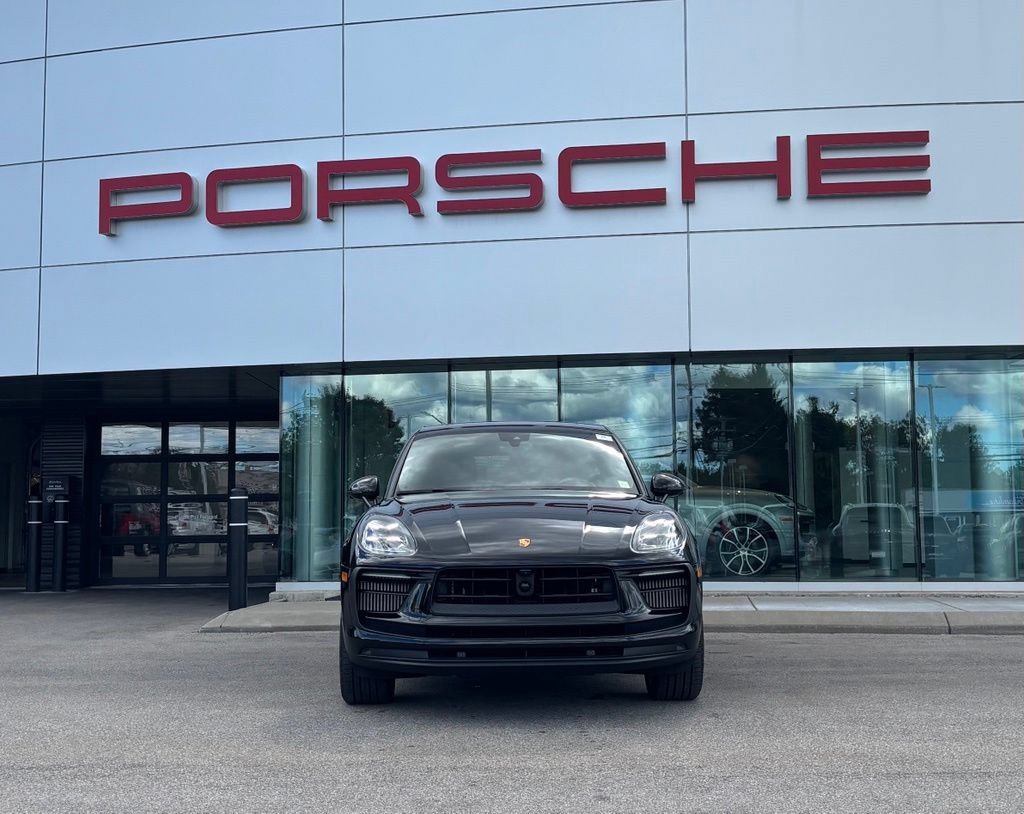 Certified 2023 Porsche Macan S AWD/4WD image 22