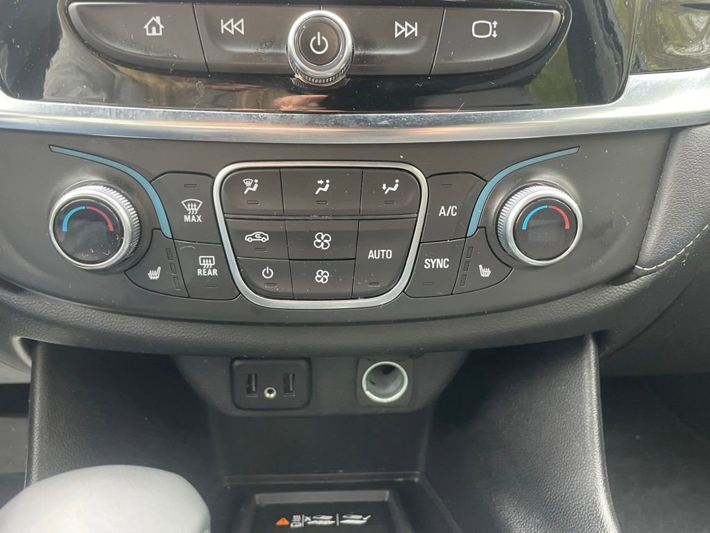 Certified 2023 Chevrolet Traverse LT AWD/4WD image 40