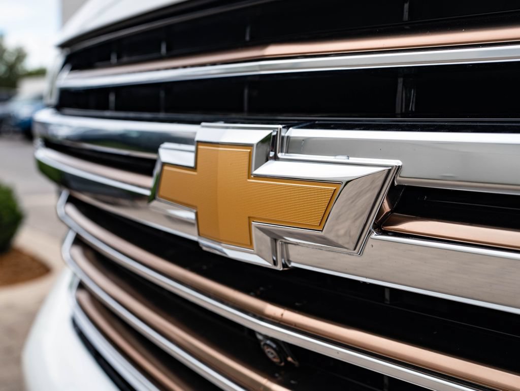 Used 2021 Chevrolet Tahoe High Country w/ Max Trailering Package AWD/4WD image 3