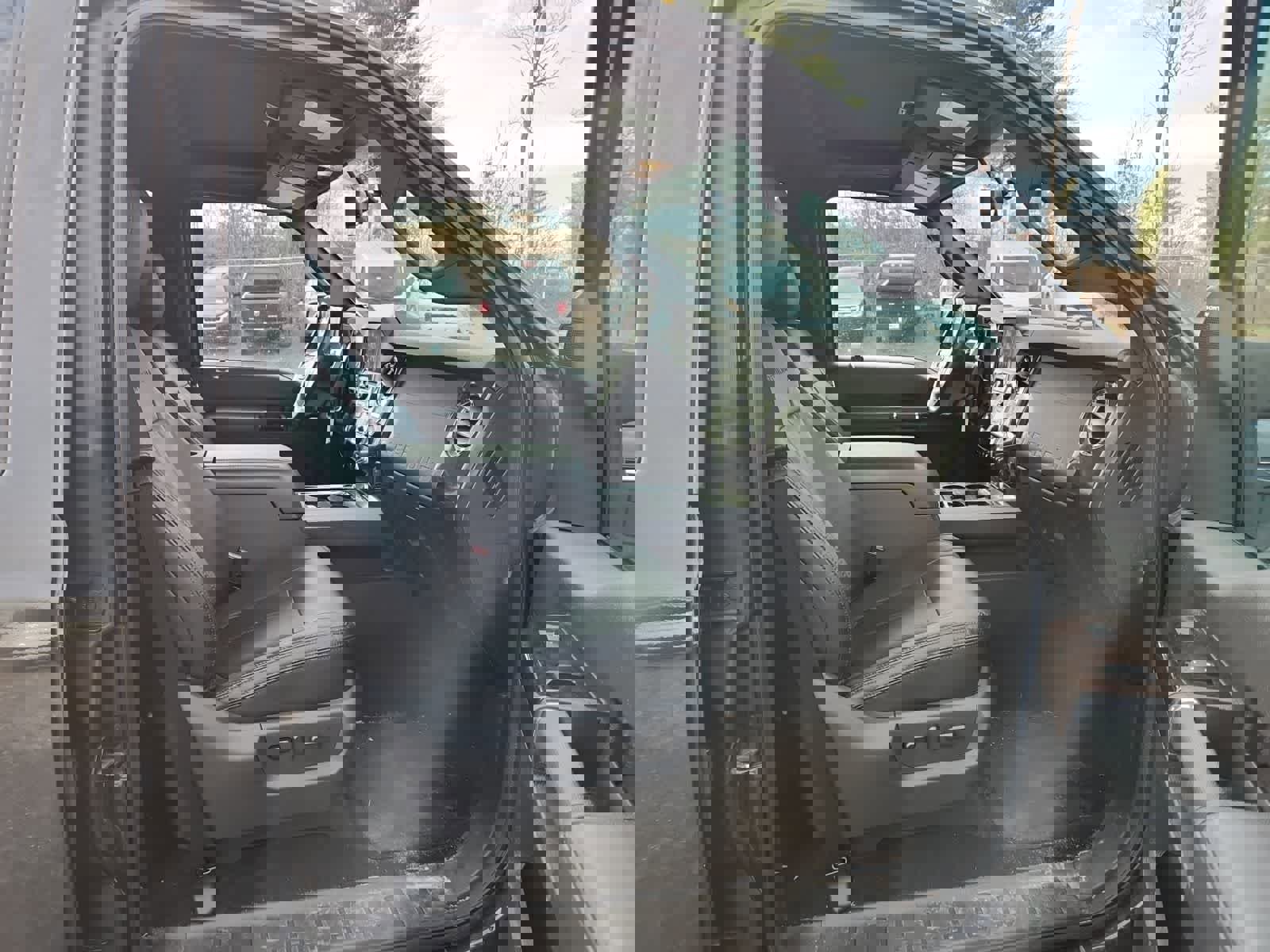 Used 2015 Ford F250 Platinum w/ FX4 Off-Road Package image 19