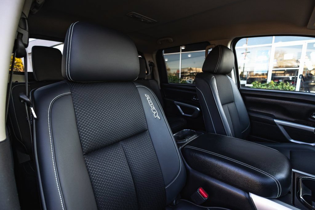 Used 2018 Nissan Titan PRO-4X AWD/4WD image 35