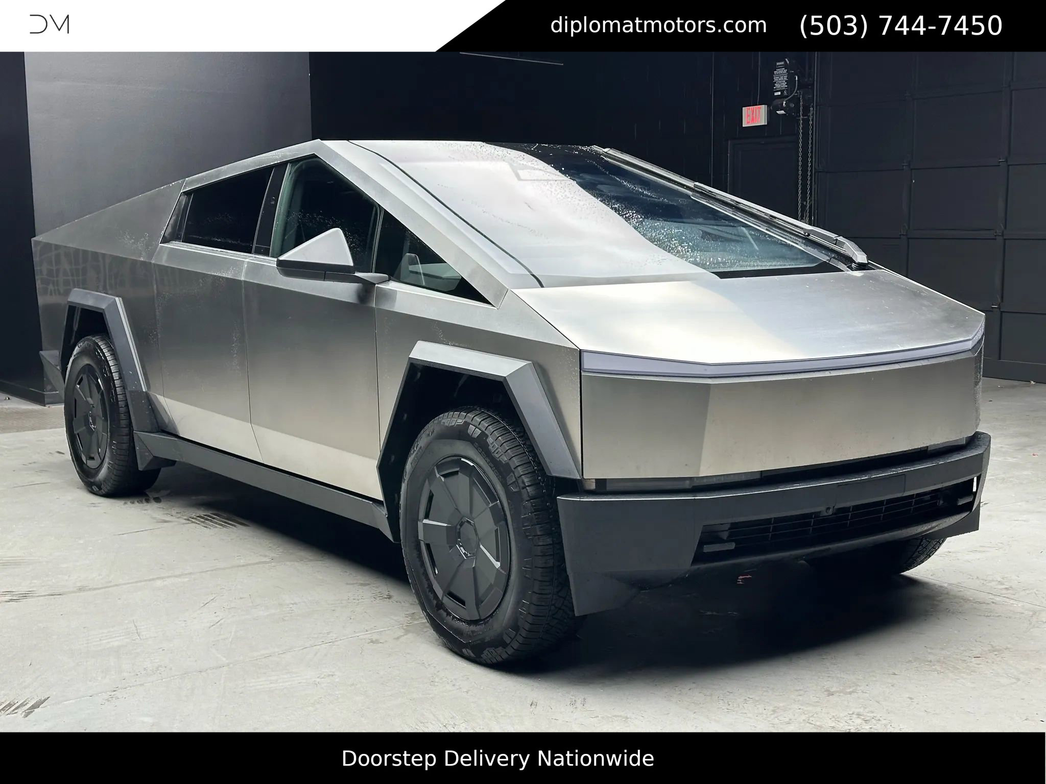 Used 2025 Tesla Cybertruck AWD Crew Cab image 8