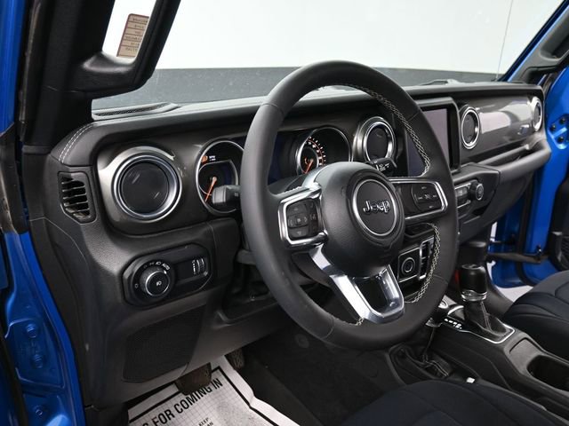 Used 2023 Jeep Wrangler Sahara image 14