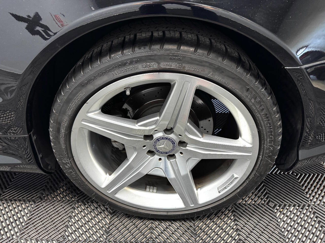 Used 2011 Mercedes-Benz SL 550 image 30