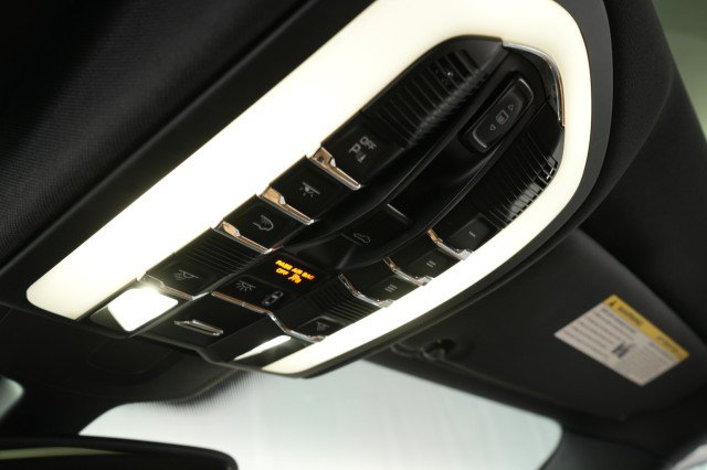 Used 2018 Porsche Cayenne Platinum Edition AWD/4WD image 47