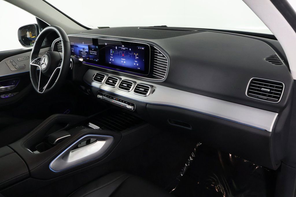 Certified 2024 Mercedes-Benz GLE 450 4MATIC w/ Winter Package image 9