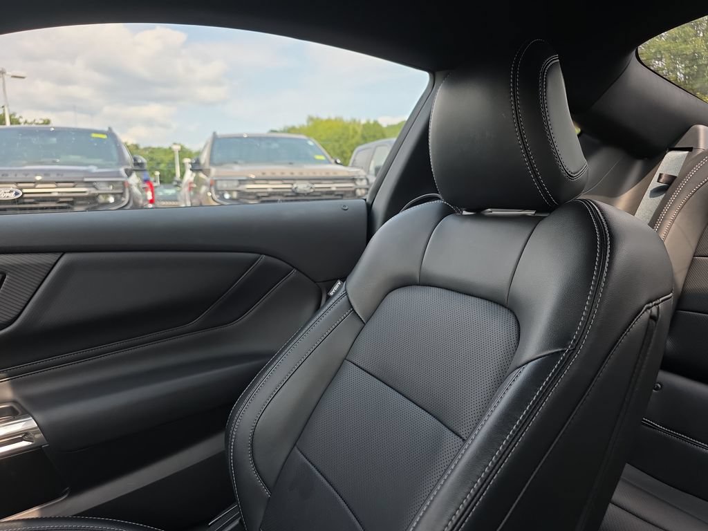 Used 2025 Ford Mustang GT Premium RWD image 40