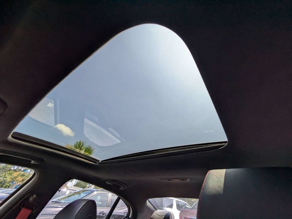 Used 2022 Genesis G70 3.3T RWD image 21