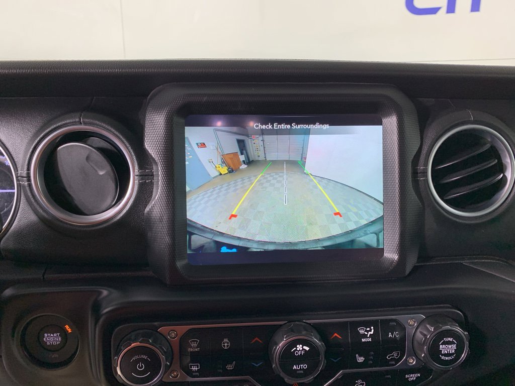 Used 2022 Jeep Wrangler Unlimited Sahara w/ Cold Weather Group image 26