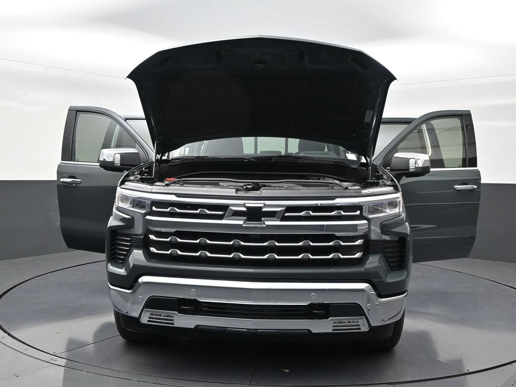 Used 2025 Chevrolet Silverado 1500 LTZ w/ Technology Package RWD image 33