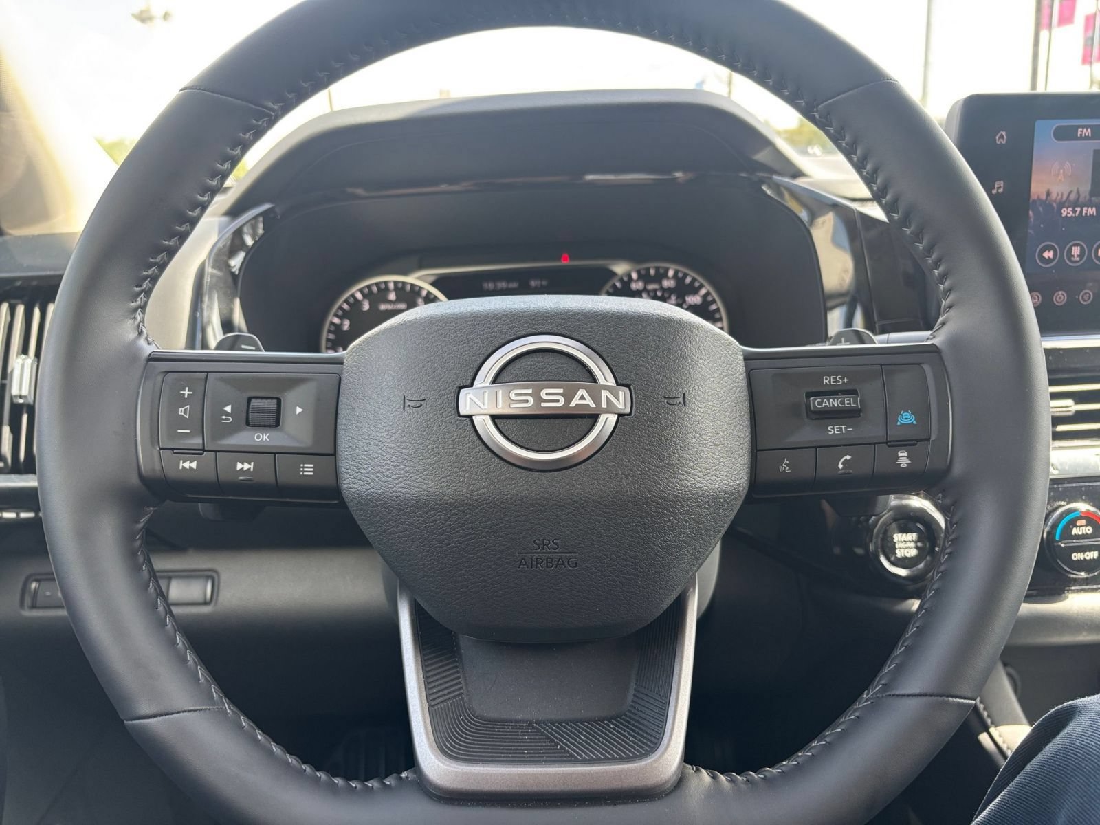 Used 2026 Nissan Pathfinder SV FWD image 30