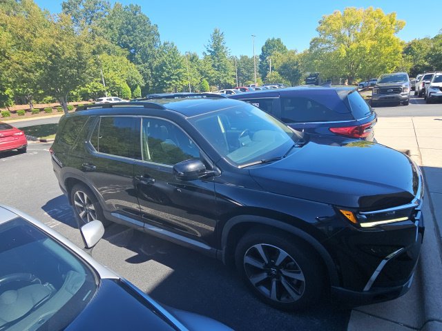 Used 2023 Honda Pilot Elite image 9