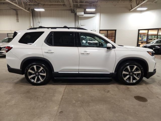 Certified 2023 Honda Pilot Elite image 2