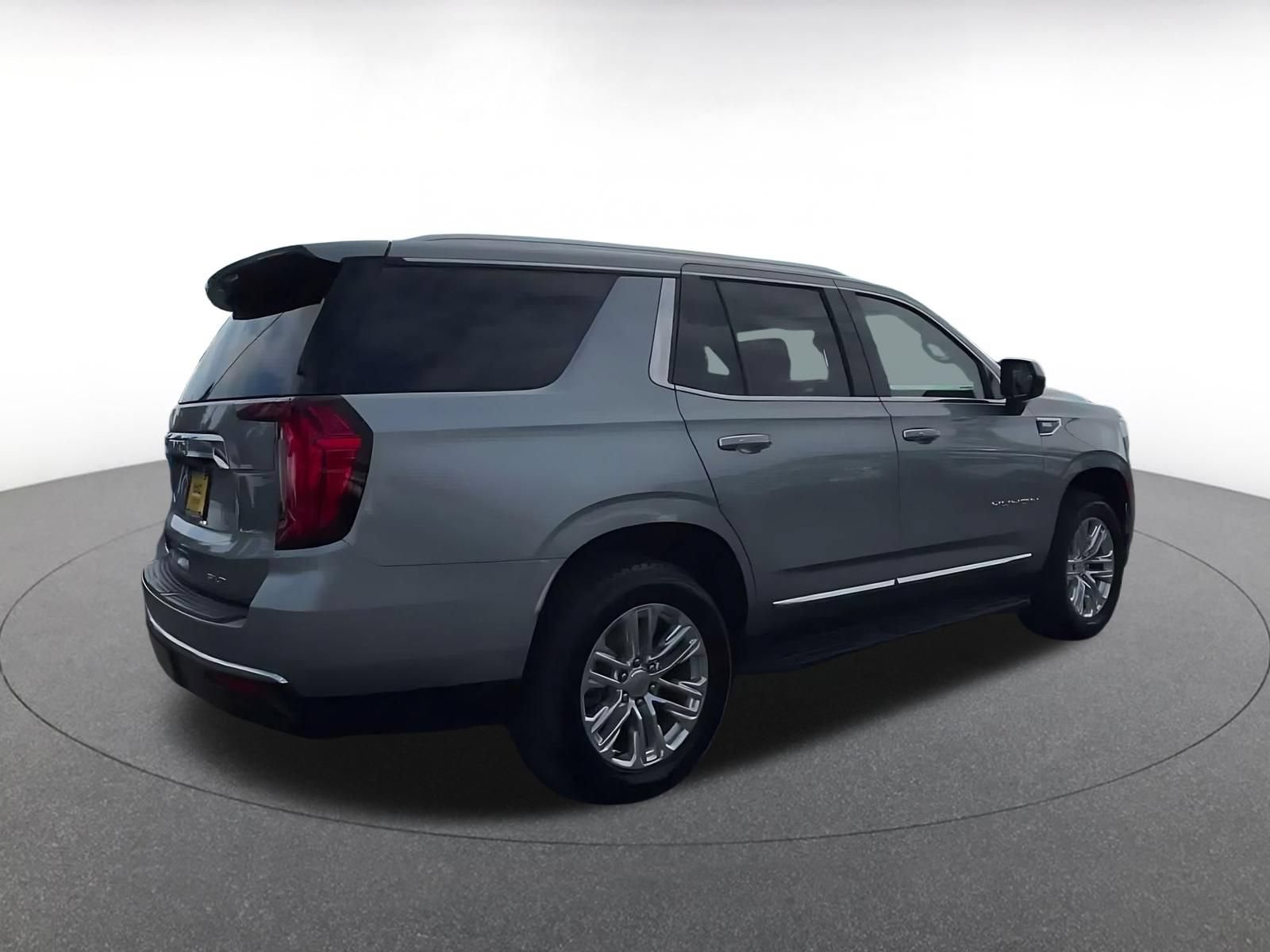 Used 2024 GMC Yukon SLT RWD image 14
