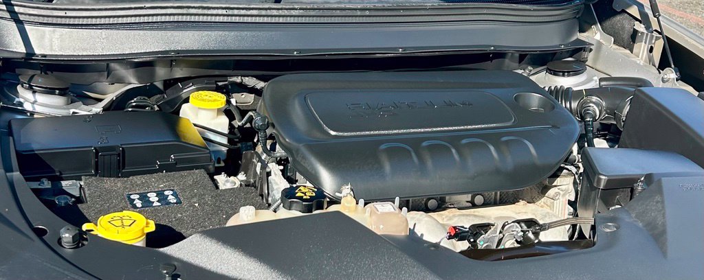 Used 2019 Jeep Cherokee Latitude Plus w/ Cold Weather Group AWD/4WD image 25