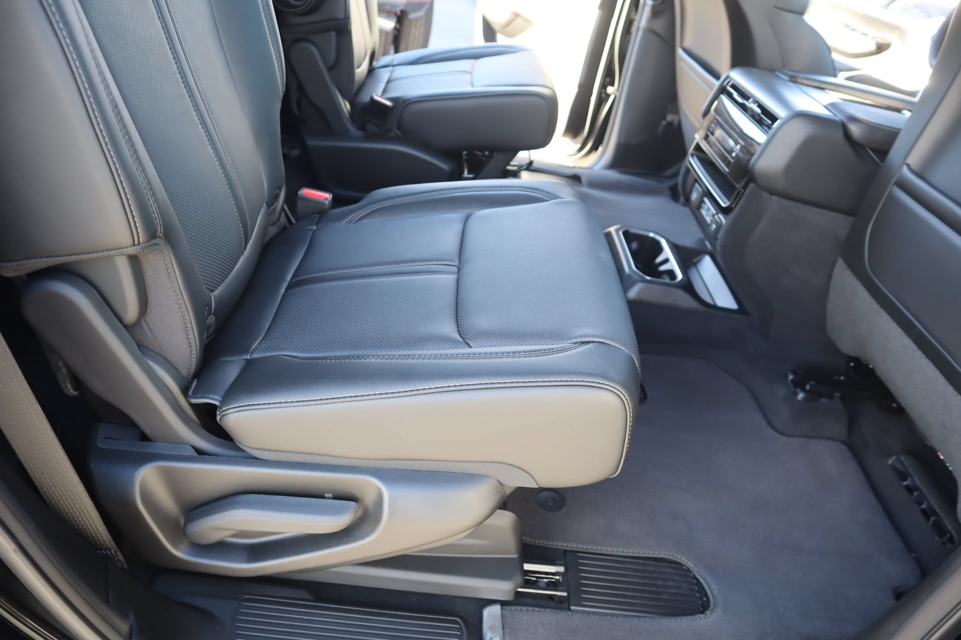 New 2026 Jeep Grand Wagoneer L 4WD w/ Premium Group I image 16