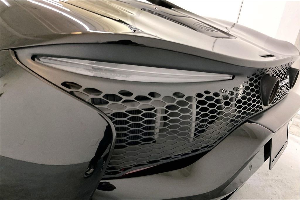 Used 2023 McLaren Artura image 30