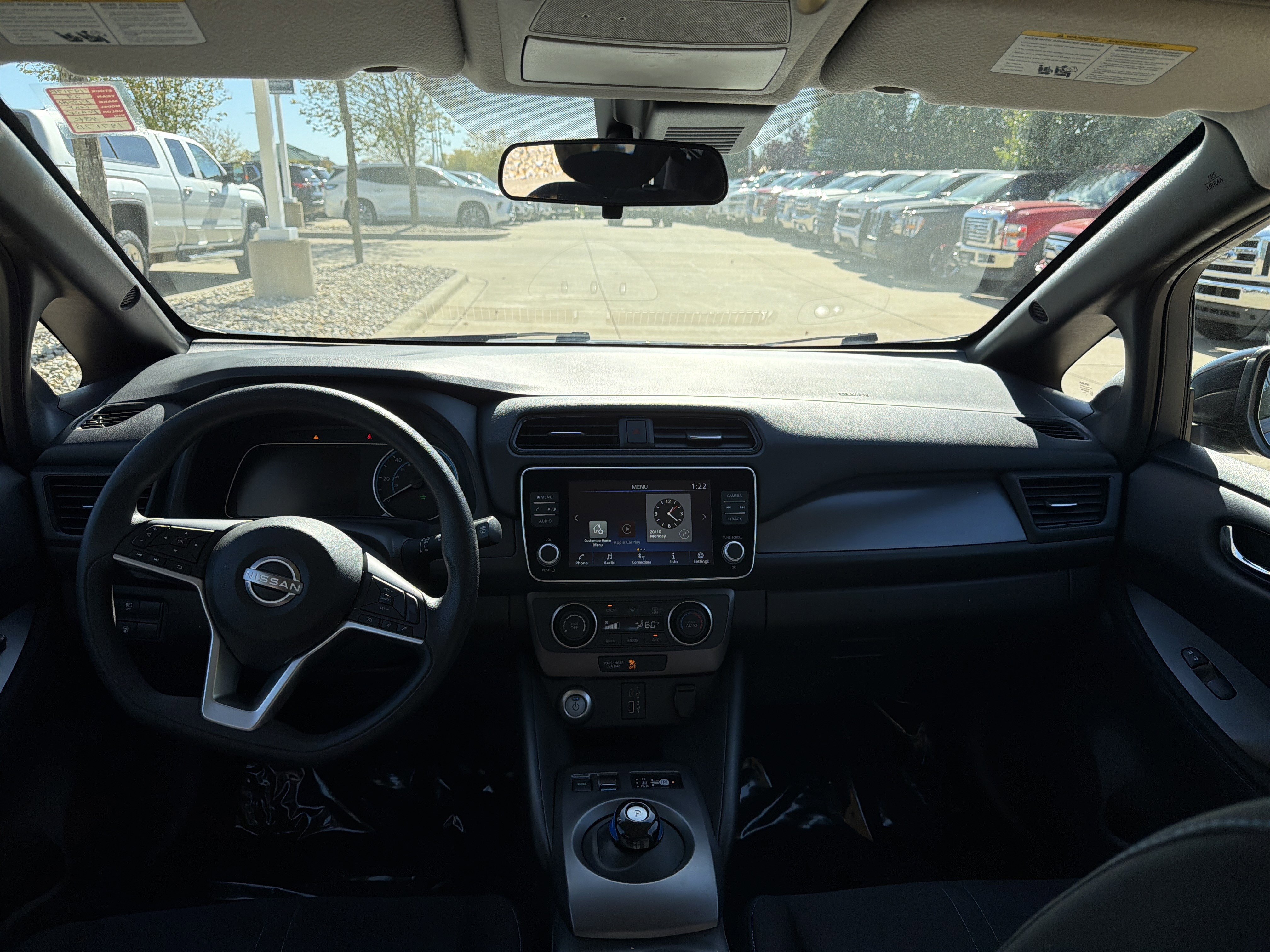 Used 2023 Nissan Leaf S image 12