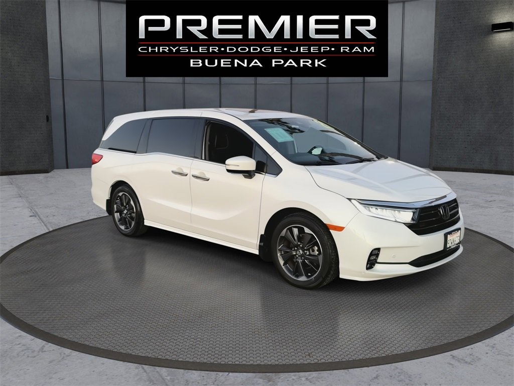 Used 2023 Honda Odyssey Elite image 2