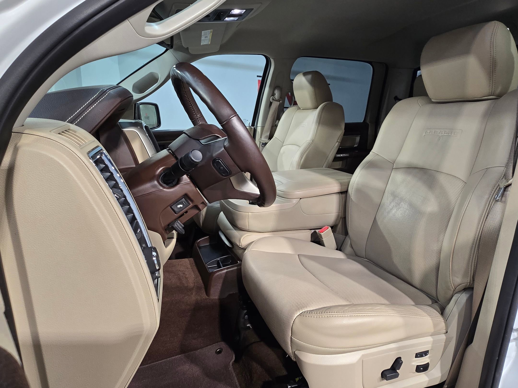 Used 2017 RAM 1500 Laramie image 26