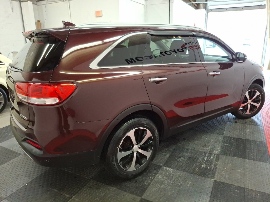 Used 2017 Kia Sorento EX image 9