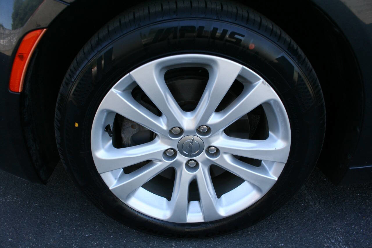 Used 2016 Chrysler 200 Limited Platinum image 24