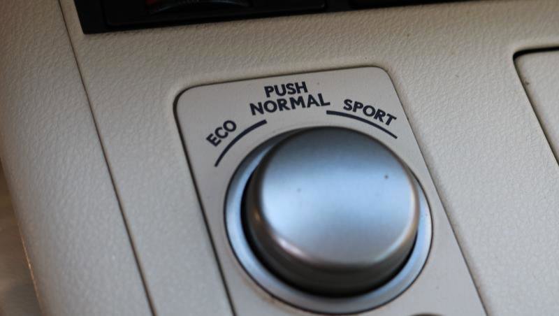 Used 2015 Lexus ES 350 4dr Sdn w/ Luxury Package image 16