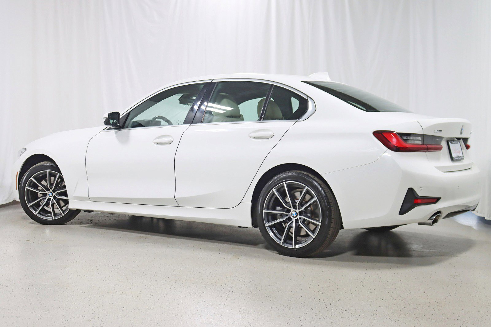 Used 2022 BMW 330i xDrive Sedan w/ Premium Package image 10