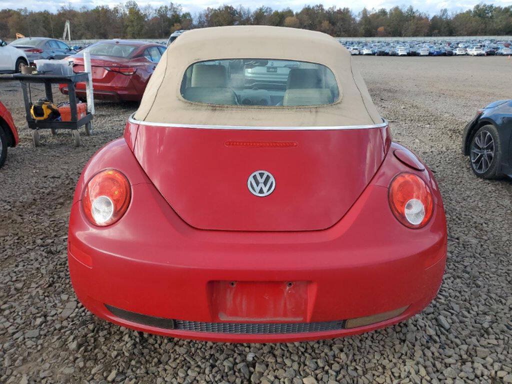 Used 2010 Volkswagen Beetle Convertible FWD image 5