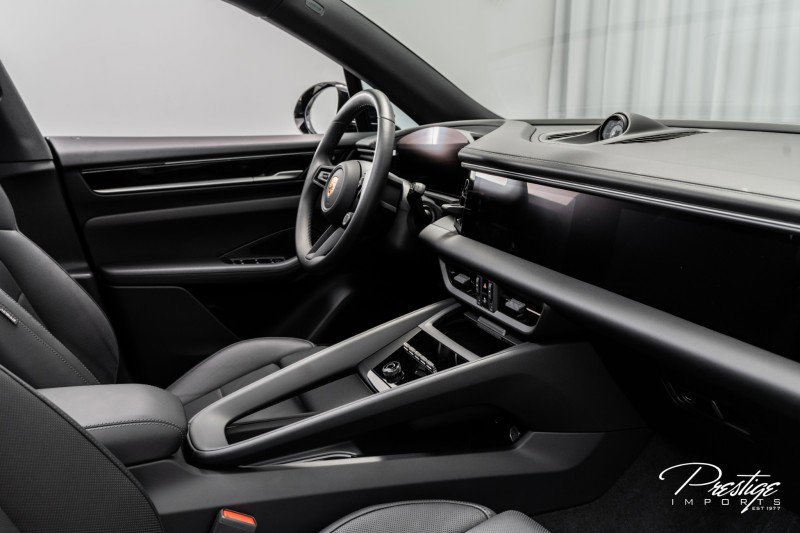 Used 2025 Porsche Macan 4S Electric image 46