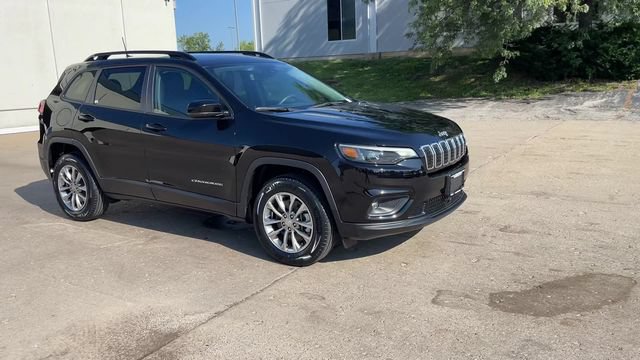 Used 2022 Jeep Cherokee Latitude Lux w/ Sun & Sound Group AWD/4WD image 2