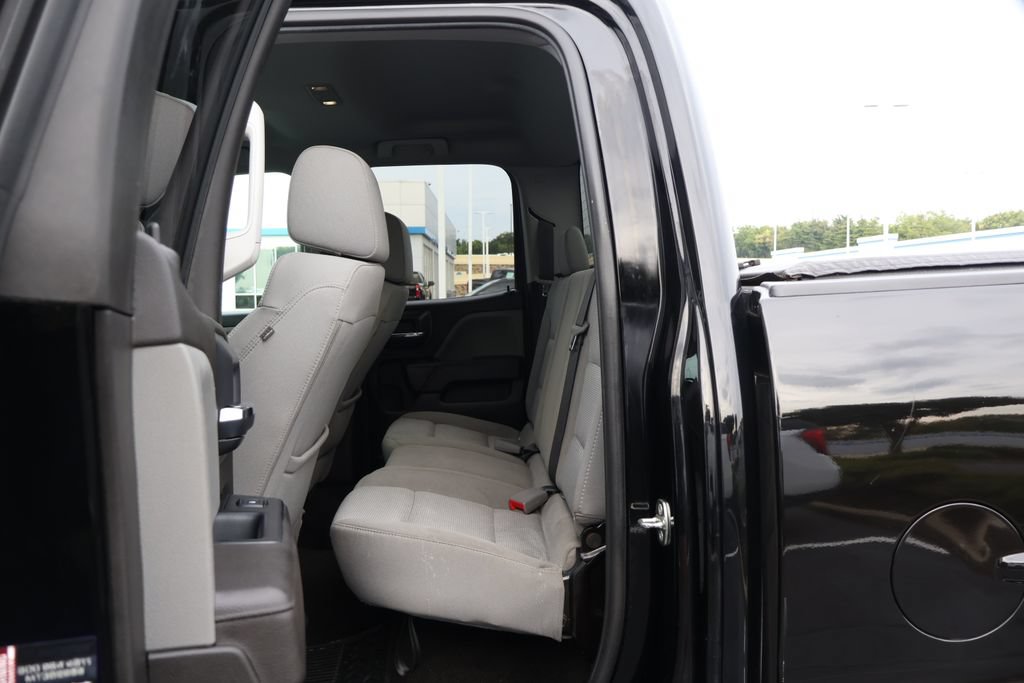Used 2018 Chevrolet Silverado 1500 Custom w/ Custom Value Package AWD/4WD image 31