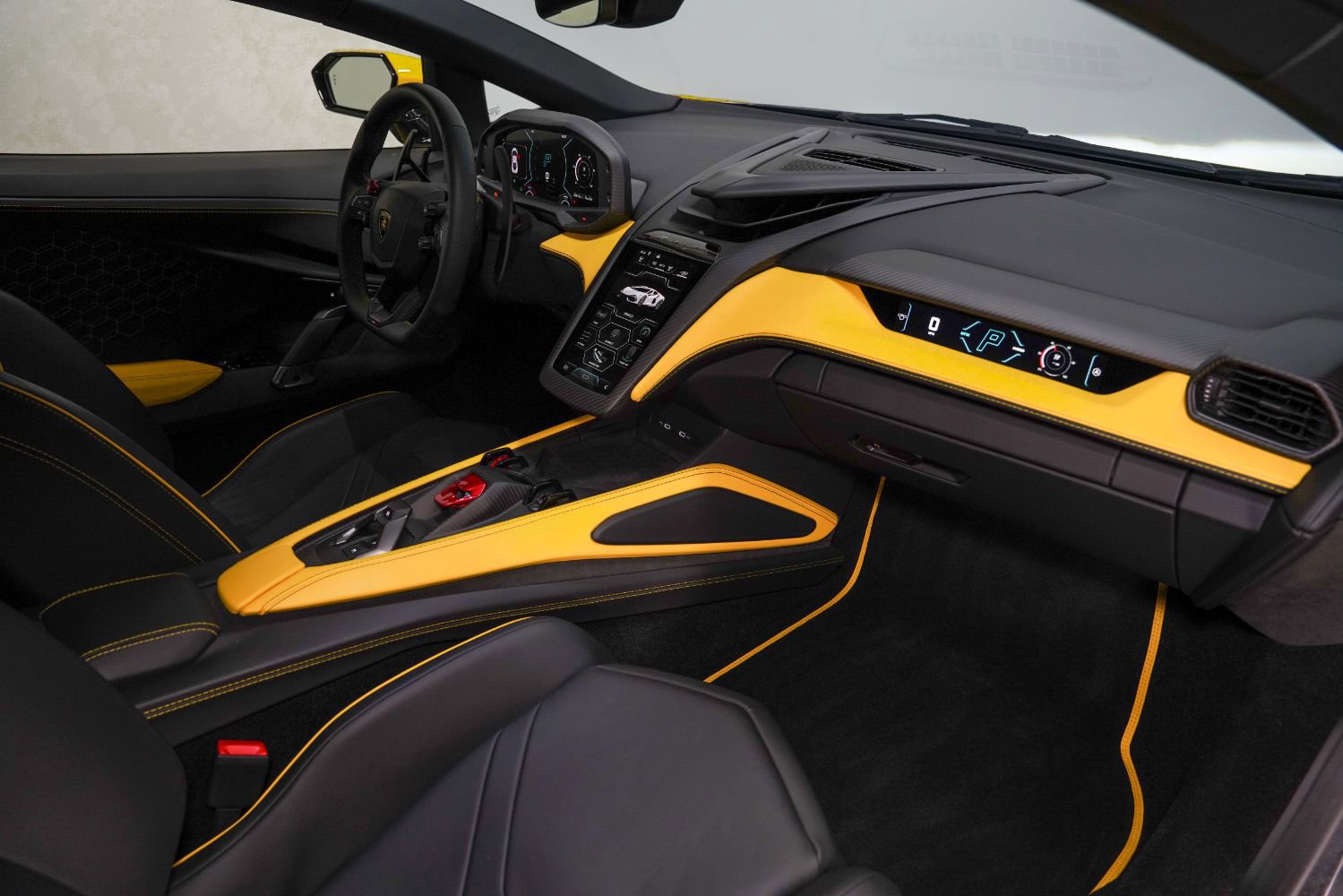 Used 2024 Lamborghini Revuelto AWD/4WD image 34