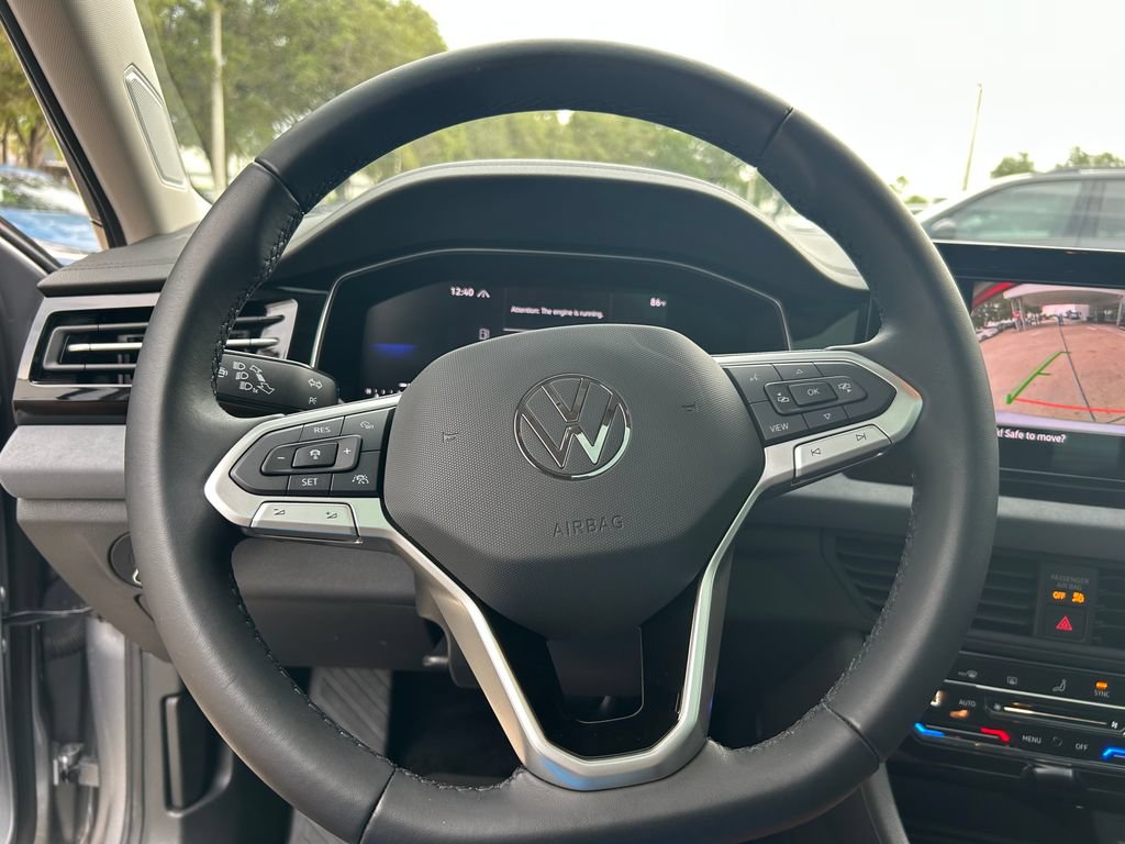 Certified 2025 Volkswagen Jetta SE FWD image 20