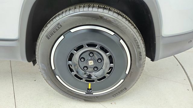 Used 2025 Rivian R1S Adventure image 64