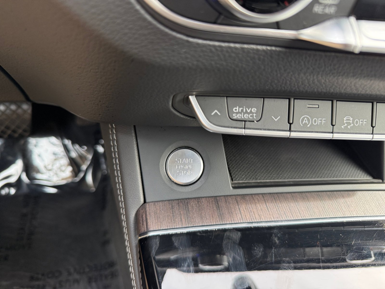 Used 2023 Audi Q5 2.0T Prestige w/ Prestige Package image 30