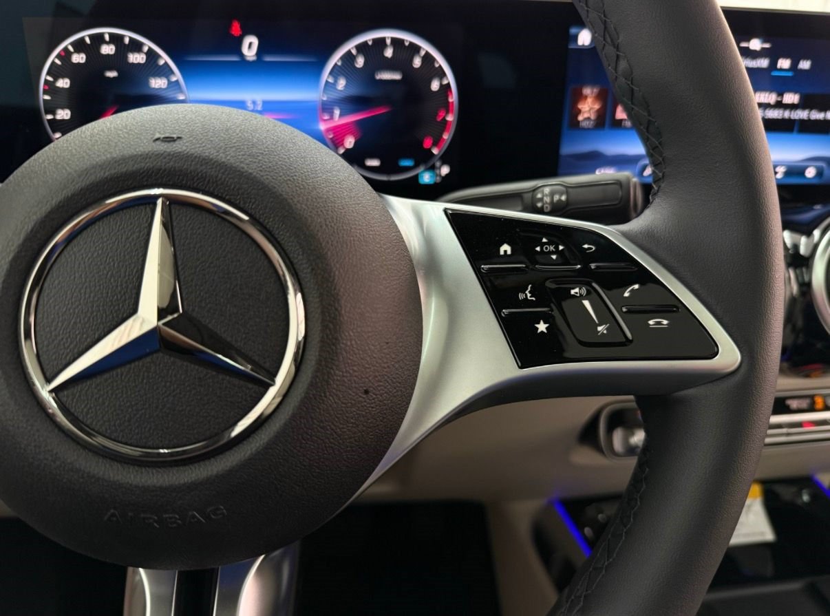 New 2026 Mercedes-Benz GLB 250 4MATIC image 30