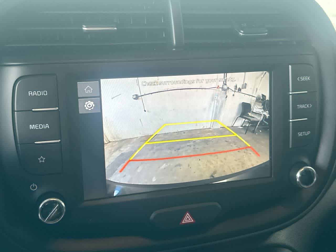 Used 2025 Kia Soul LX w/ LX Technology Package FWD image 19