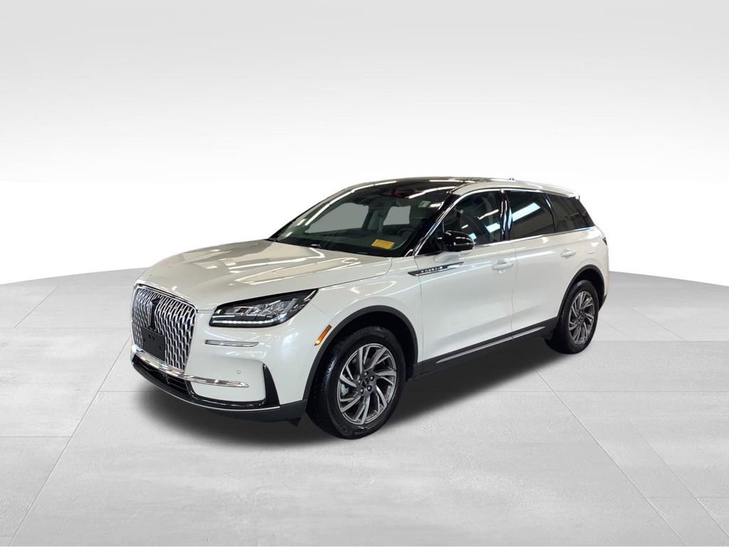 Used 2023 Lincoln Corsair AWD w/ Equipment Group 101A image 2
