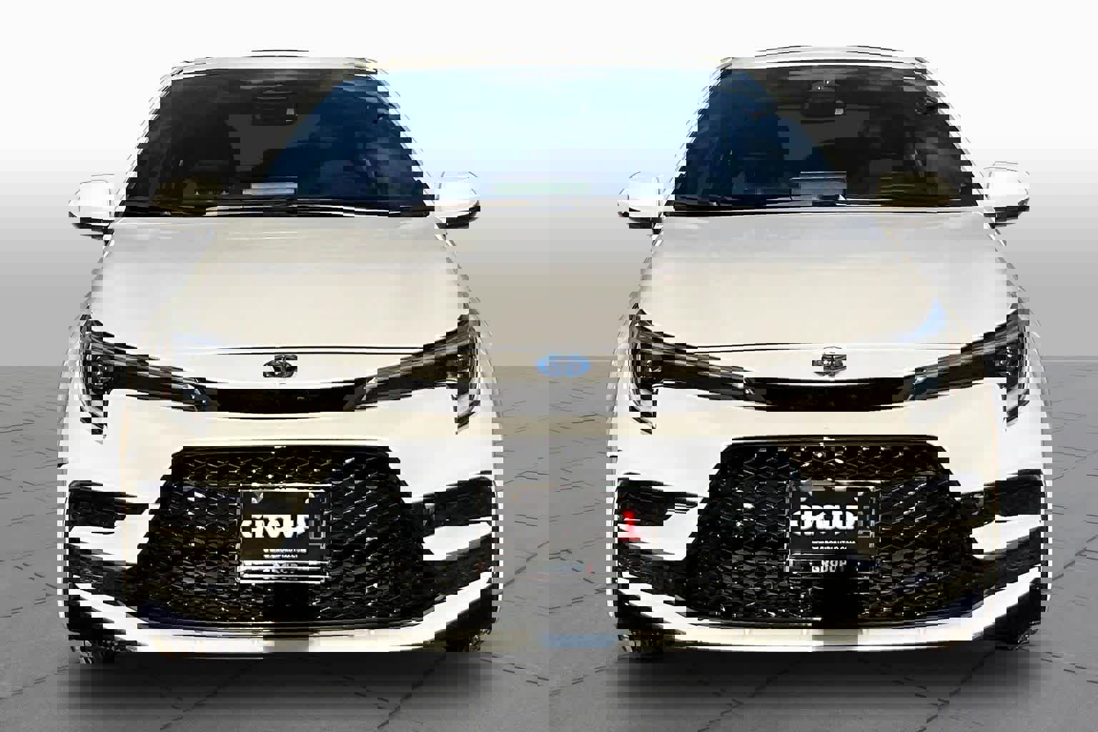 Used 2024 Toyota Corolla SE w/ SE Package image 4